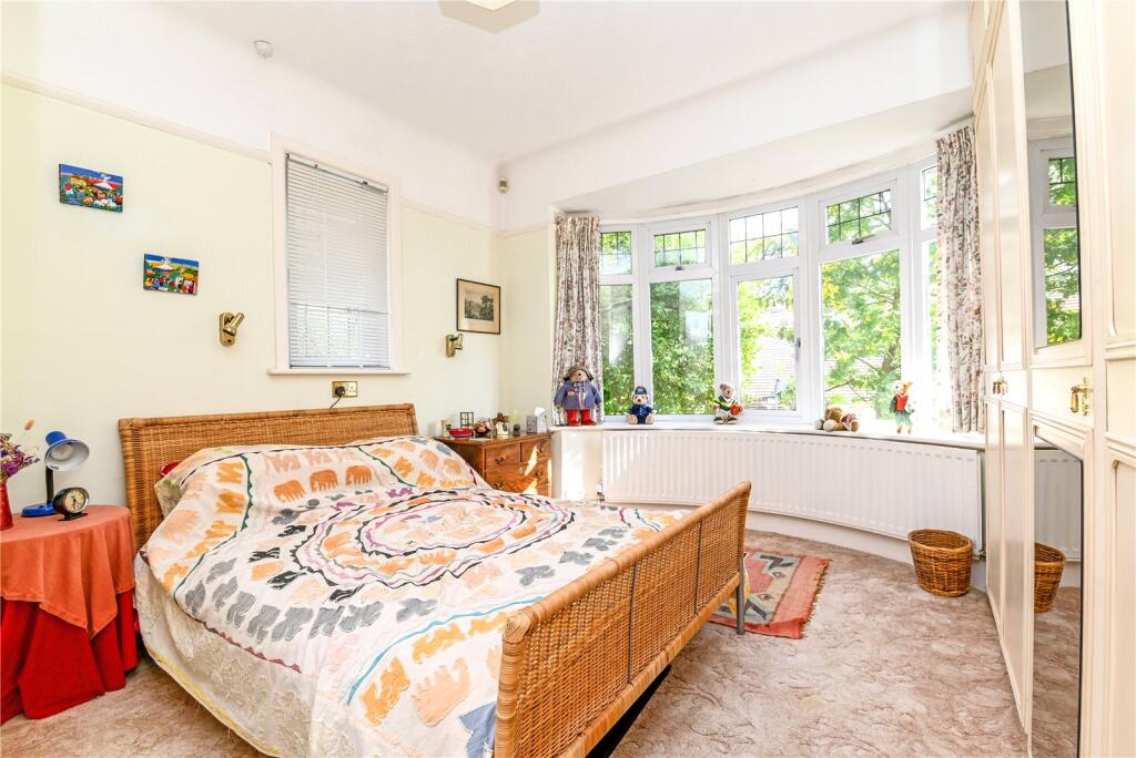 Additional image 9 of Highlands Road, Barton on Sea, New Milton, Hampshire, BH25