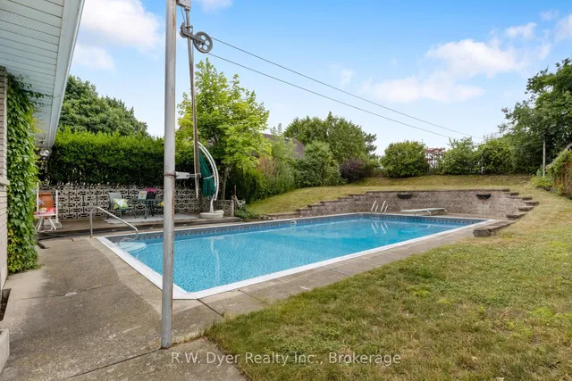 Additional image 31 of 41 Highpark Ave