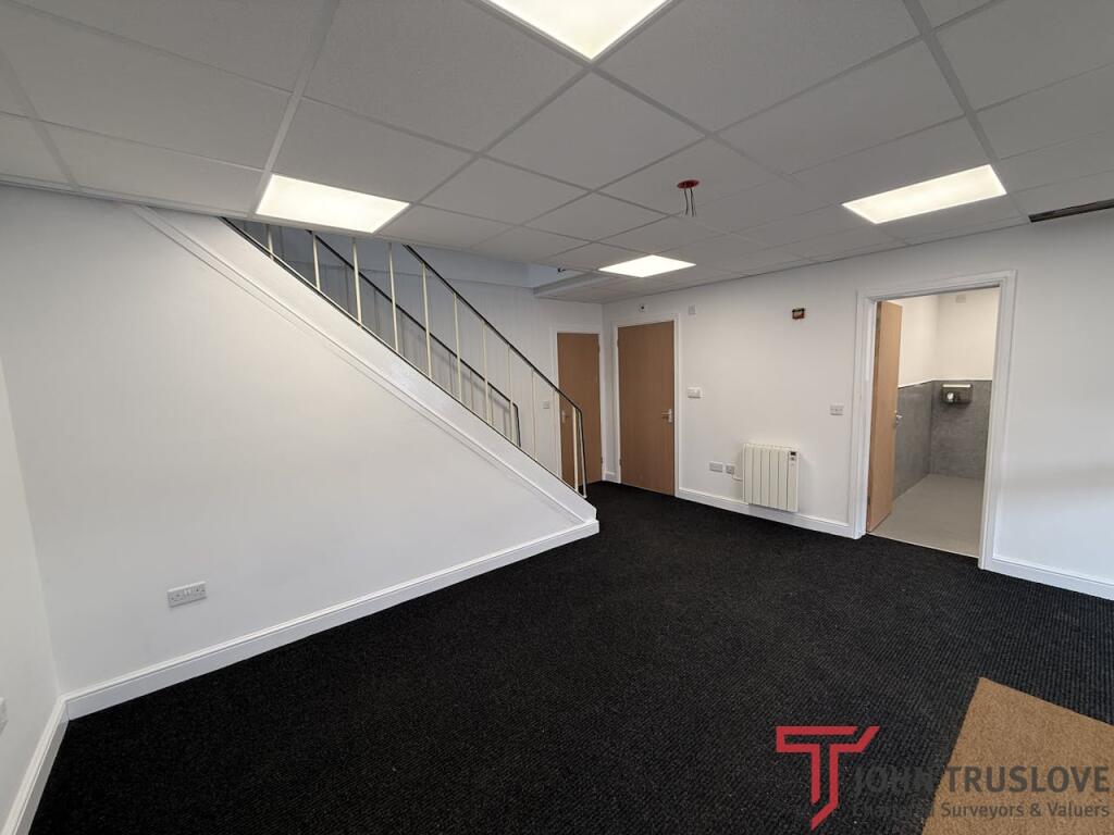 房产图片 9 - Redditch 依恩菲尔德工业园 单元48