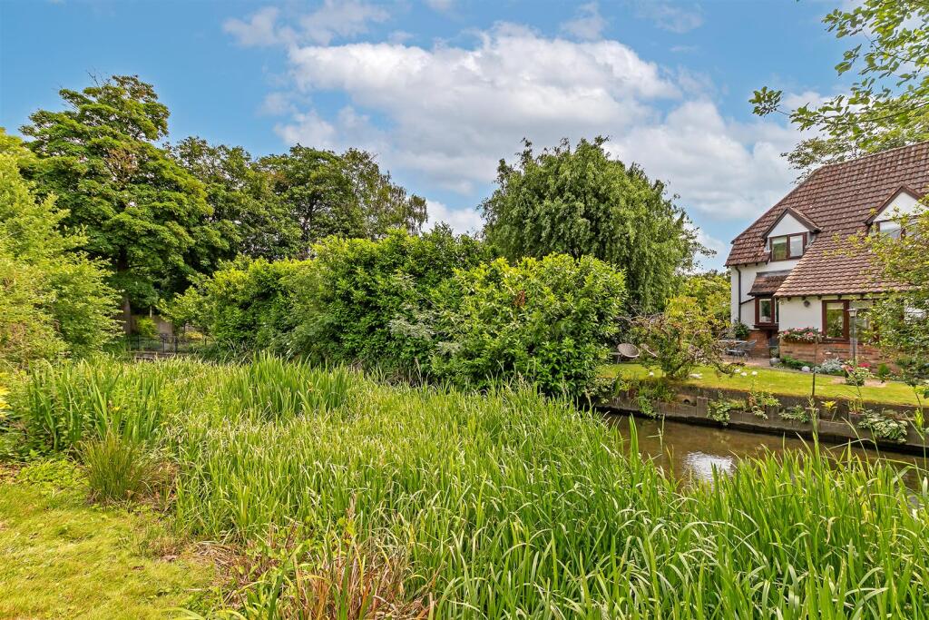 Additional image 13 of The Beeches, Park Street, St. Albans