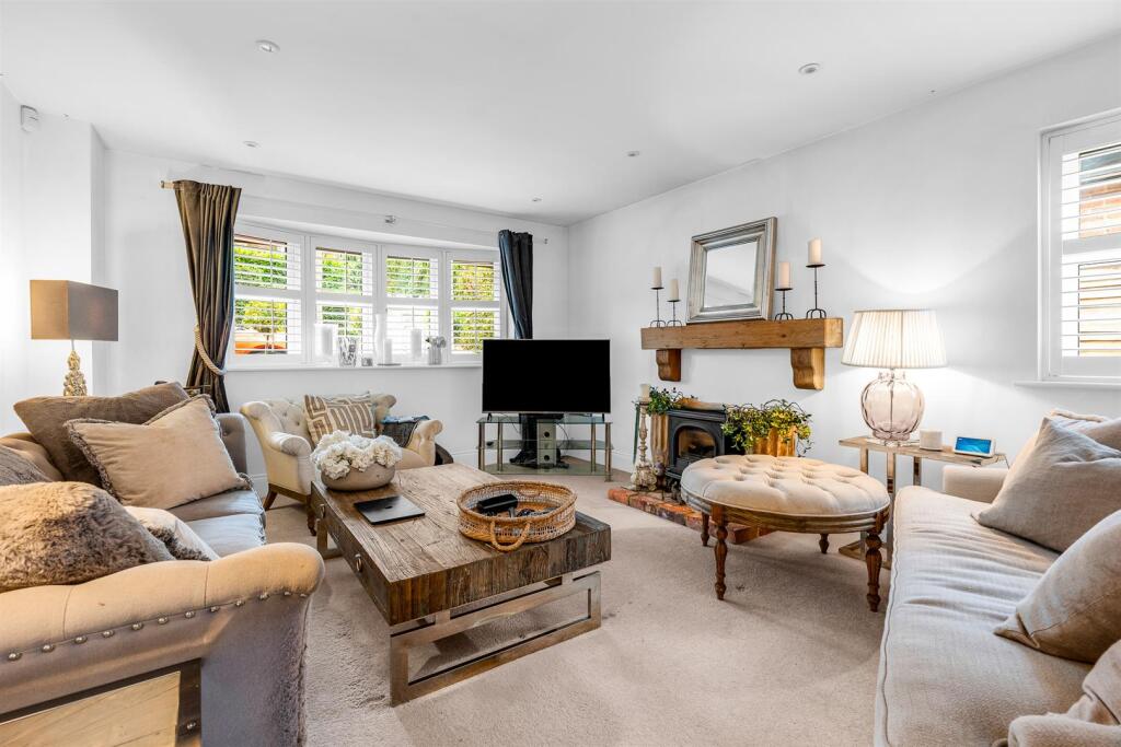 Additional image 28 of Wendover Drive, Welwyn