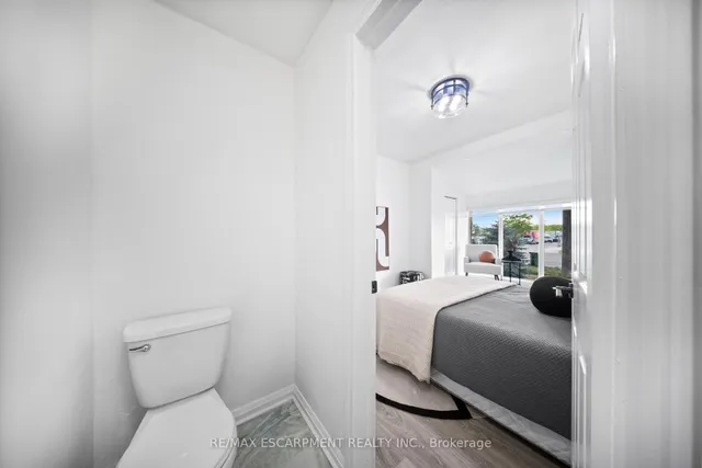 Additional image 28 of 665 Kipling Ave