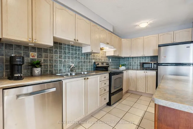 Additional image 8 of 135 Marlee Ave Unit 1202