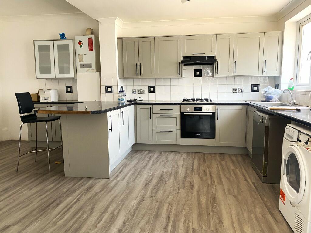 Additional image 7 of LARGE Commercial and Residential Space