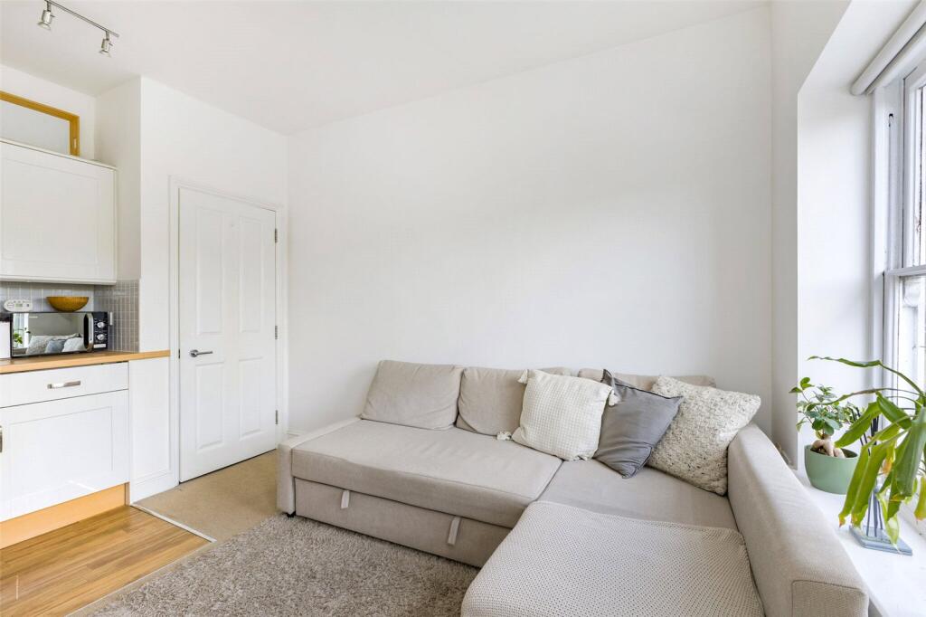 Additional image 3 of The Leys, 38 High Street, Harpenden, Hertfordshire, AL5