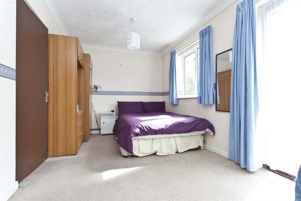 Additional image 7 of 6 bedroom Semi Detached Town House in Bournemouth