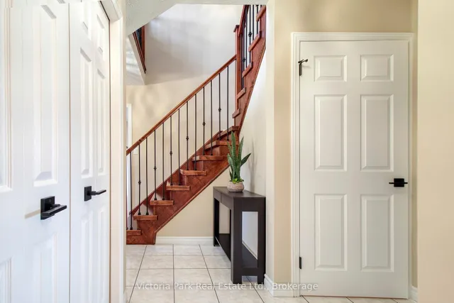 Additional image 22 of 44 Tami Crt