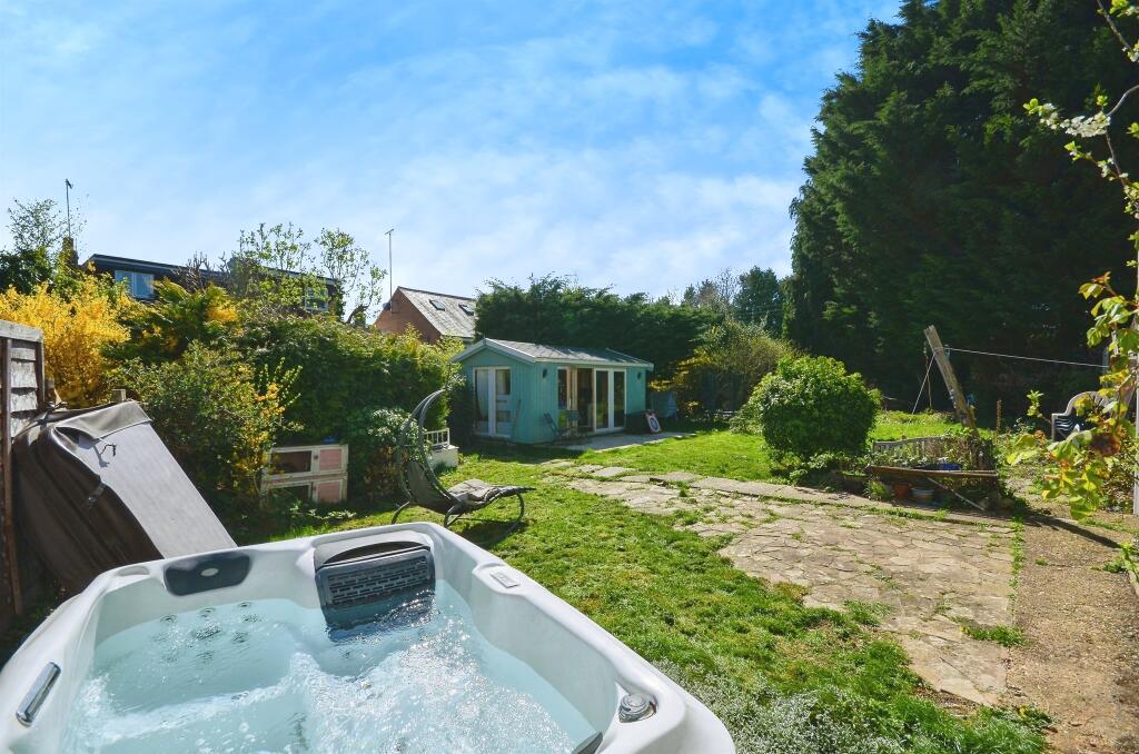 Additional image 6 of Longfield Road, Southdown, Harpenden