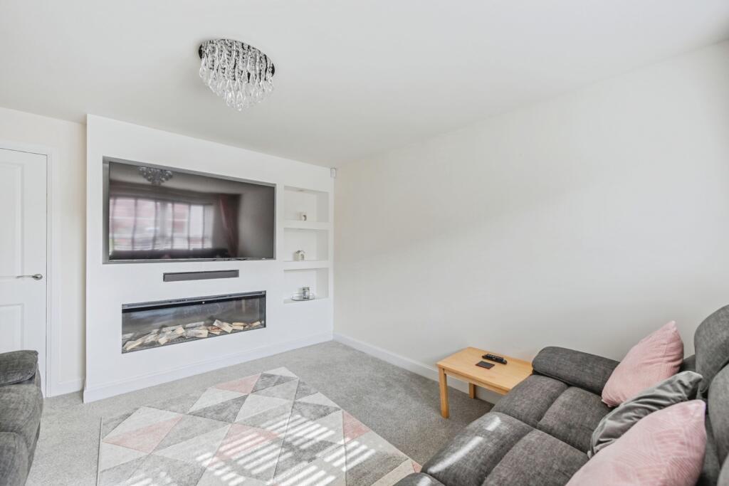 Additional image 3 of Hedley Close, Tamworth, Staffordshire, B78