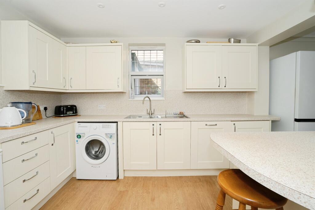 Additional image 3 of Watts Lane, Eastbourne