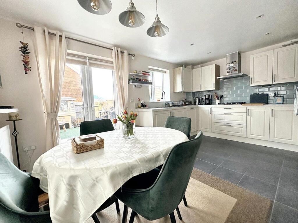 Additional image 12 of Gladys Avenue, Peacehaven, BN10 8FF