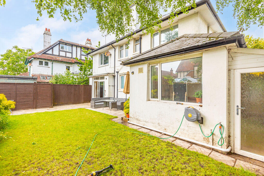 Additional image 18 of St Albans Avenue, Queens Park, Bournemouth, BH8 9EE