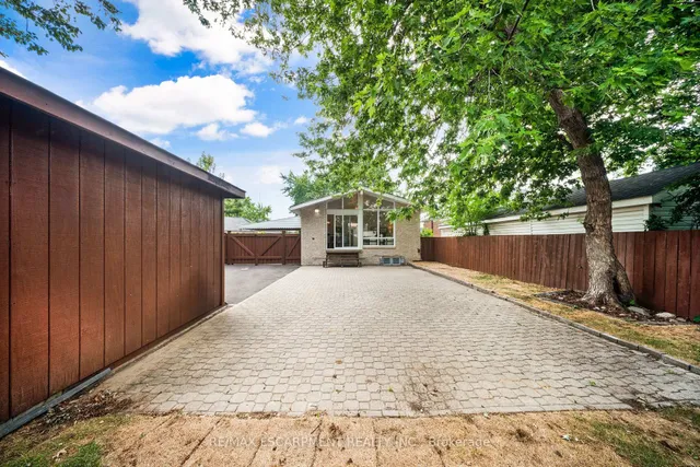 Additional image 42 of 665 Kipling Ave