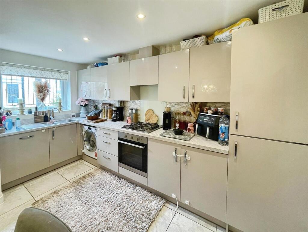 Additional image 5 of Quarry Bank Road, Bradford, BD2