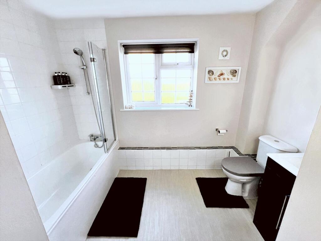 Additional image 4 of Central House, Central Avenue, Telscombe Cliffs, BN10 7LJ