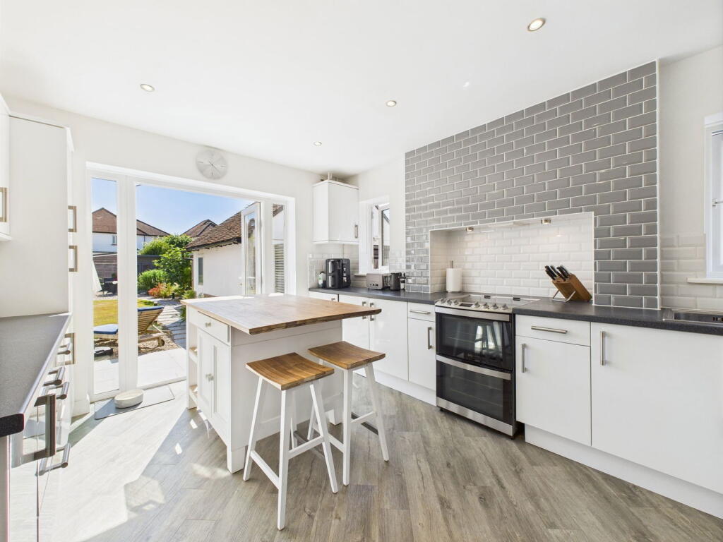 Additional image 6 of George V Avenue, Worthing, BN11