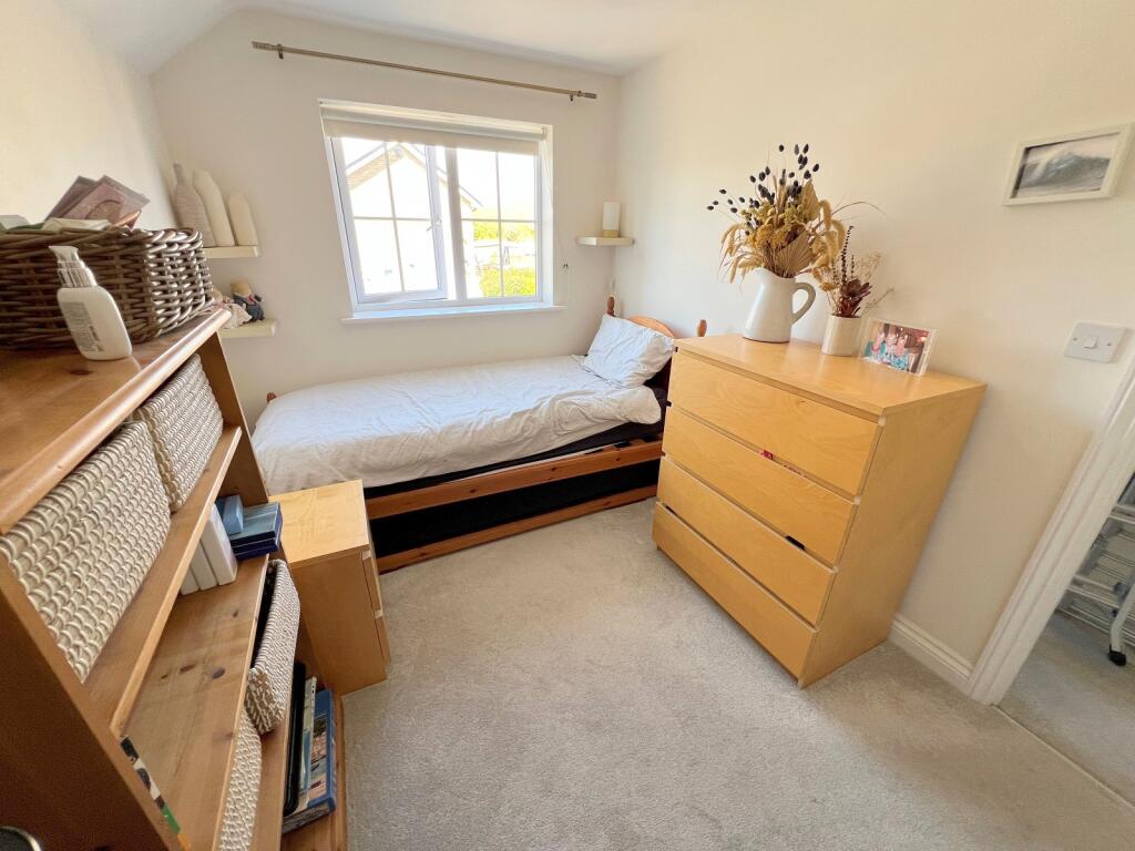 Additional image 10 of Yew Lane, New Milton, Hampshire. BH25 5BA