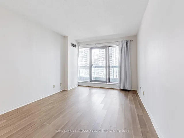 Additional image 22 of 10 Queens Quay Unit 811
