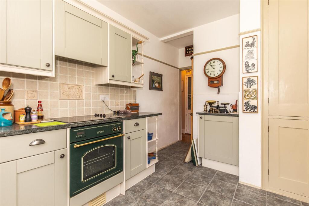 Additional image 12 of Manor Way, Eastbourne, BN20 9BN