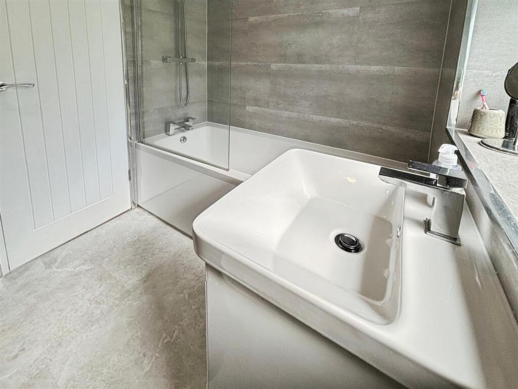 Additional image 14 of Ascot Drive, Bradford, BD7 4NN