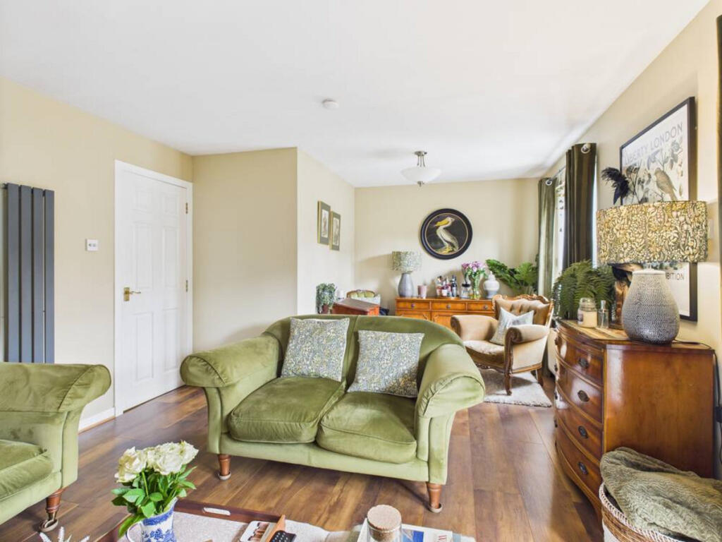 Additional image 4 of Victoria Gardens, Banff, AB45