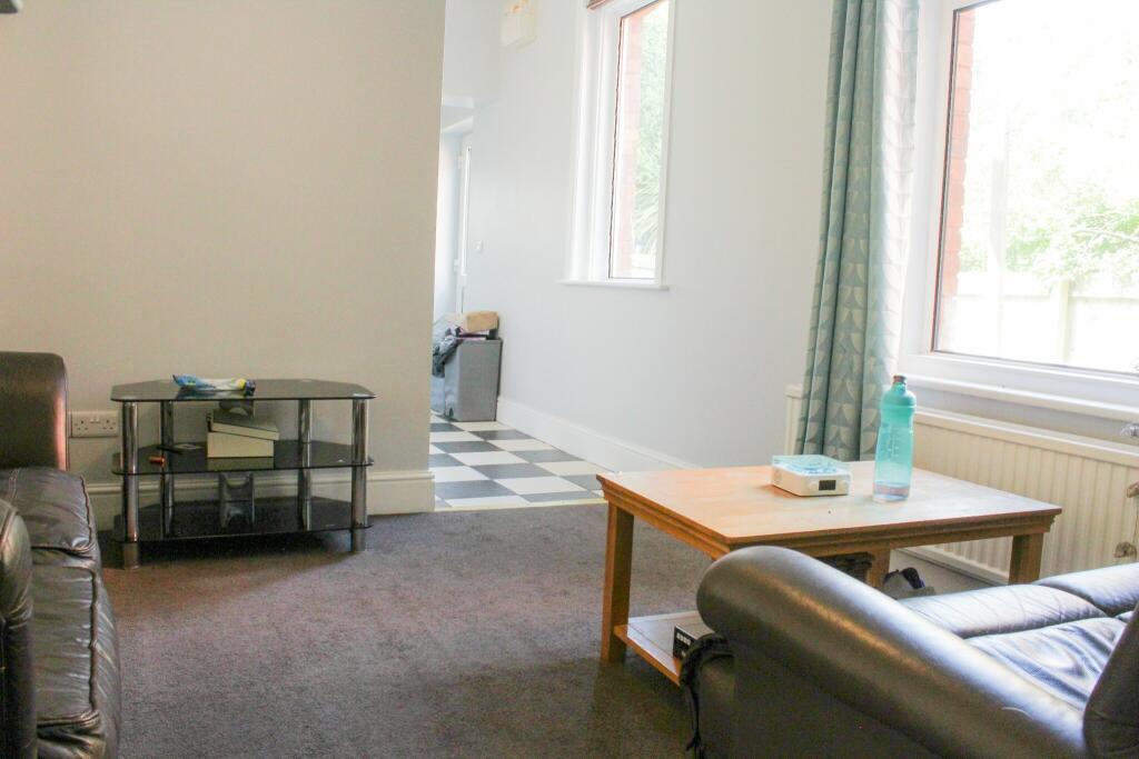 Additional image 12 of FREDERICA RD Short Walk to UNI