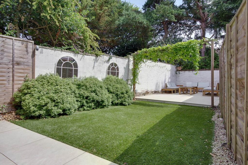 Additional image 19 of Close Talbot Woods,  Bournemouth *Garden Apartment*