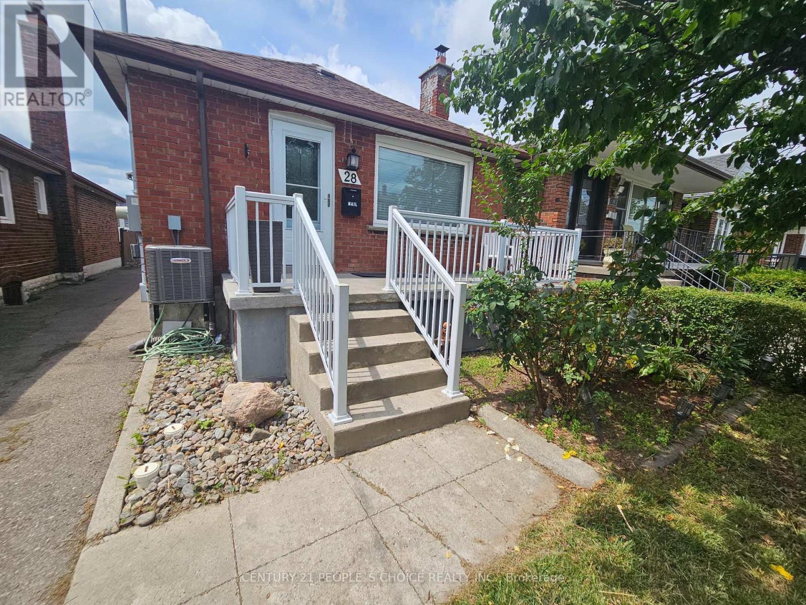 Property image for 28 MONTCALM AVENUE|Toronto (Briar Hill-Belgravia), Ontario M6E4N6