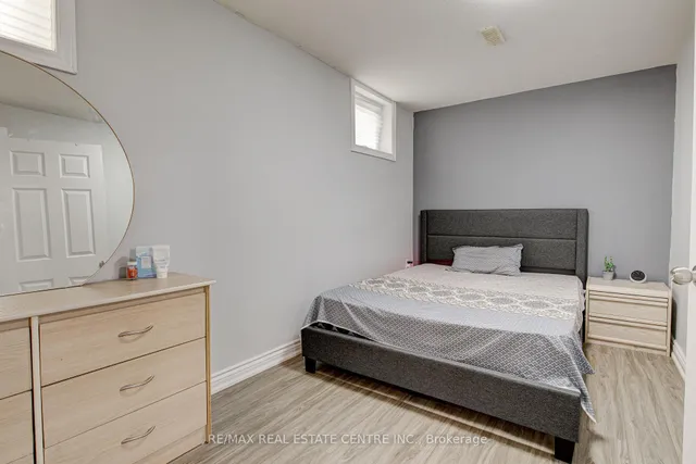 Additional image 44 of 428 Thomas Slee Dr