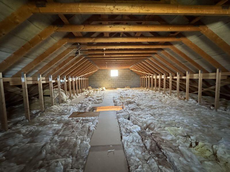 Additional image 29 of Spacious Bungalow With Potential To Convert Huge Loft Space Stpp - Quiet Location