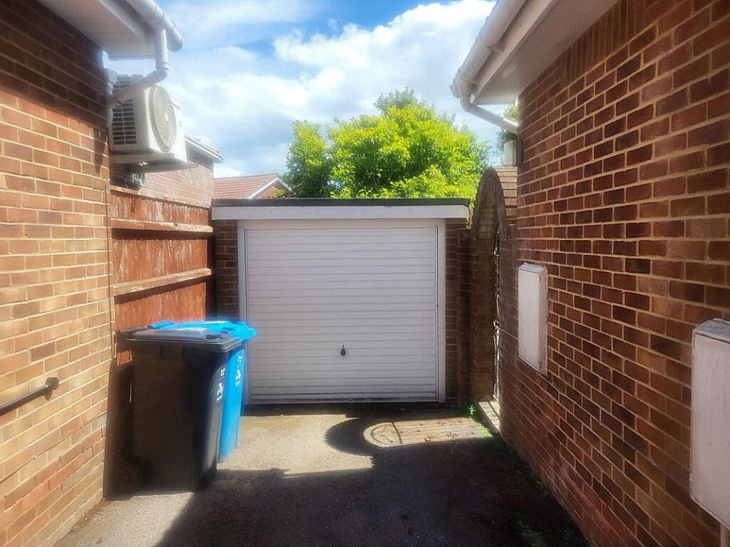 Additional image 19 of 20 Hawkchurch Gardens, Poole, Dorset, BH17 9EN