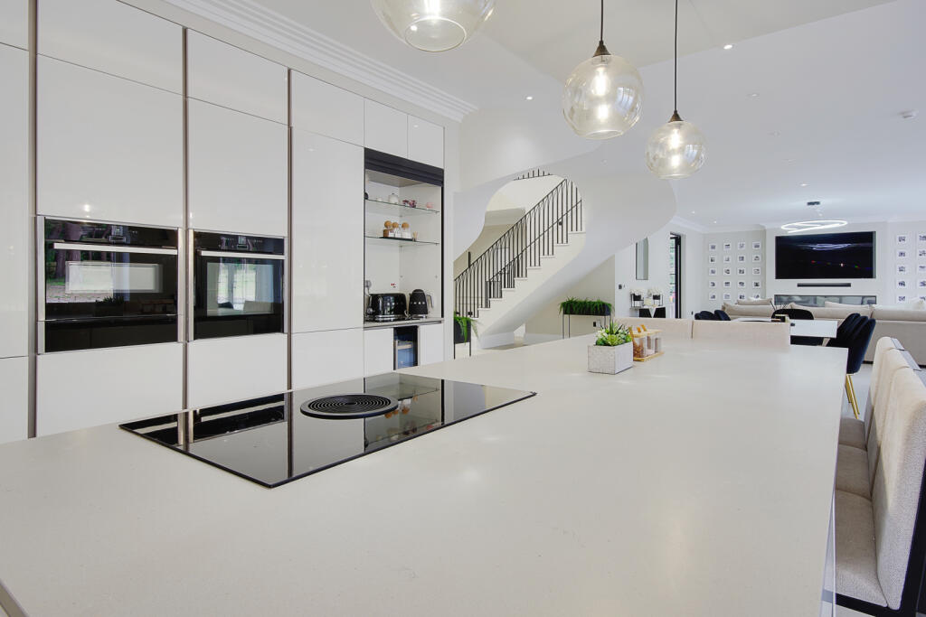 Additional image 8 of Avon Castle Drive, Ringwood, Dorset, BH24