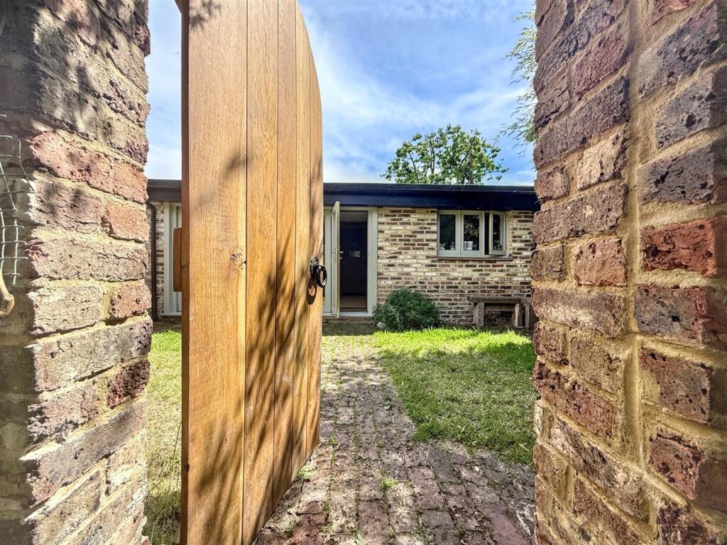 Additional image 18 of High Street, Pevensey