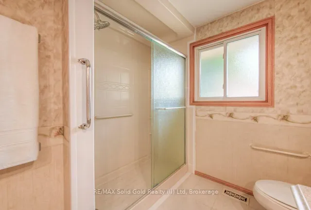 Additional image 20 of 16 Wolfe's Crt