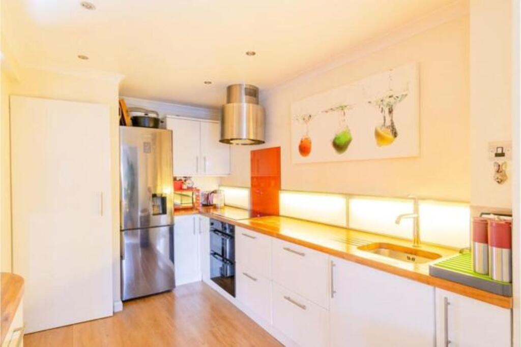 Additional image 5 of Windward Close, Littlehampton, BN17