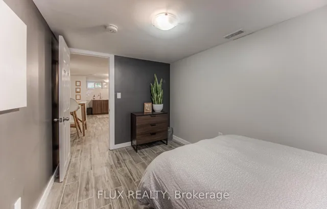 Additional image 20 of 98 Harber Ave