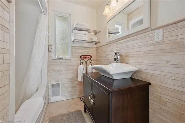 Additional image 30 of 882-888 Fairway Rd