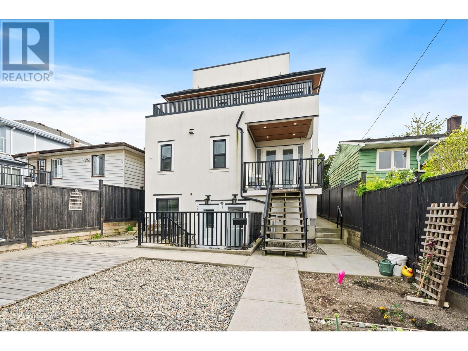 B 2785 E 4TH AVENUE|Vancouver, British Columbia V5M1K7