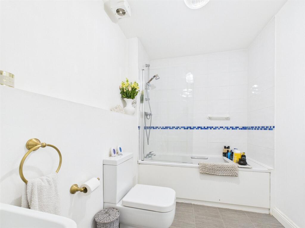 Additional image 11 of Lymington Road, Highcliffe, Christchurch, BH23