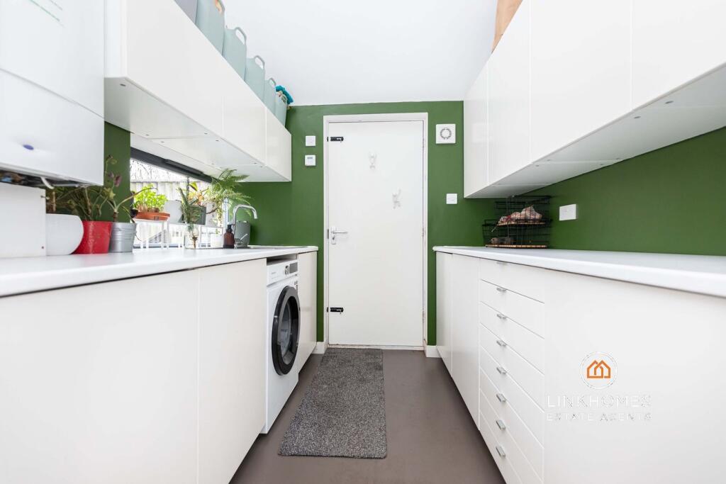 Additional image 16 of Insley Crescent, Broadstone, BH18