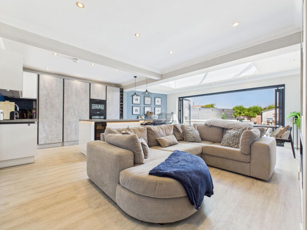 Additional image 20 of Brighton Road, Lancing, BN15 8JB