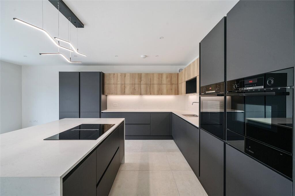 Additional image 5 of First Marine Avenue, Barton on Sea, New Milton, Hampshire, BH25