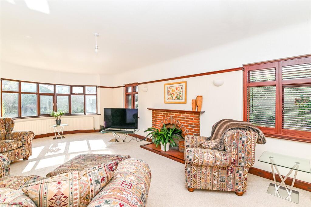 Additional image 5 of Chestnut Avenue, Barton on Sea, New Milton, Hampshire, BH25