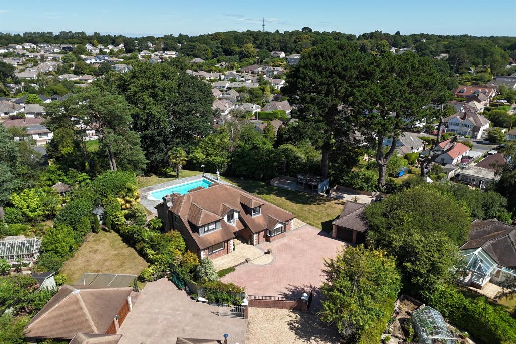 Additional image 34 of Broadstone