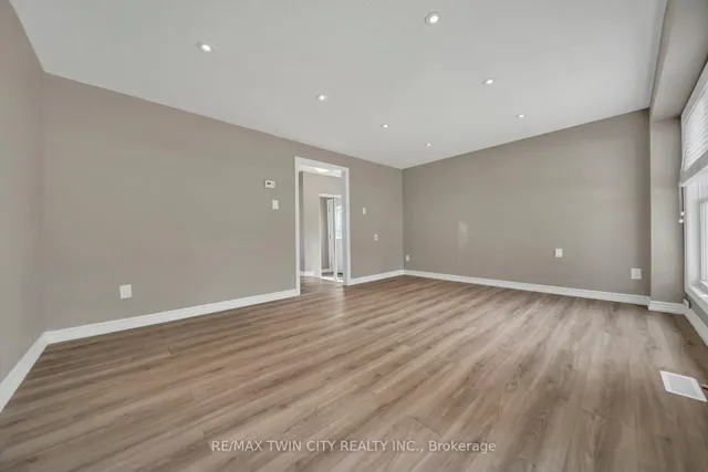 Additional image 5 of 28 Uxbridge Cres