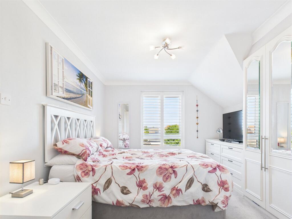 Additional image 11 of Barton Court Avenue, Barton on Sea, New Milton, Hampshire, BH25