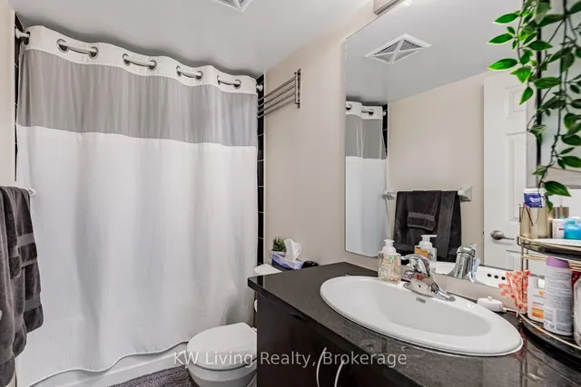 Additional image 16 of 19 Grand Trunk Cres Unit #3903