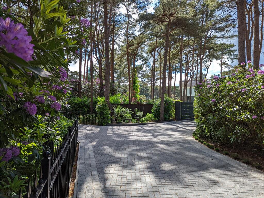 Additional image 28 of Avon Castle Drive, Ringwood, BH24