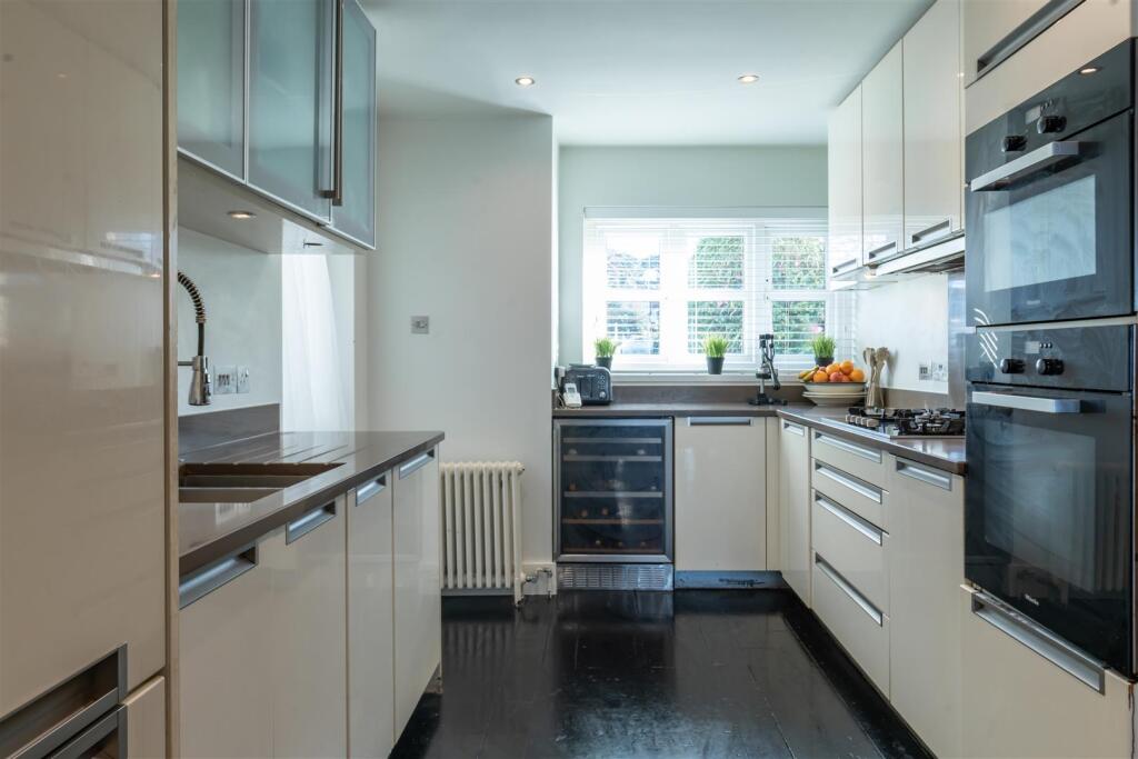 Additional image 9 of The Horseshoe, Sandbanks