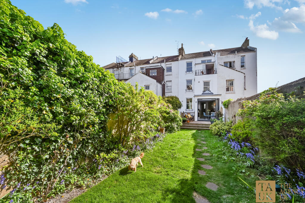 Eastern Road, Brighton, BN2